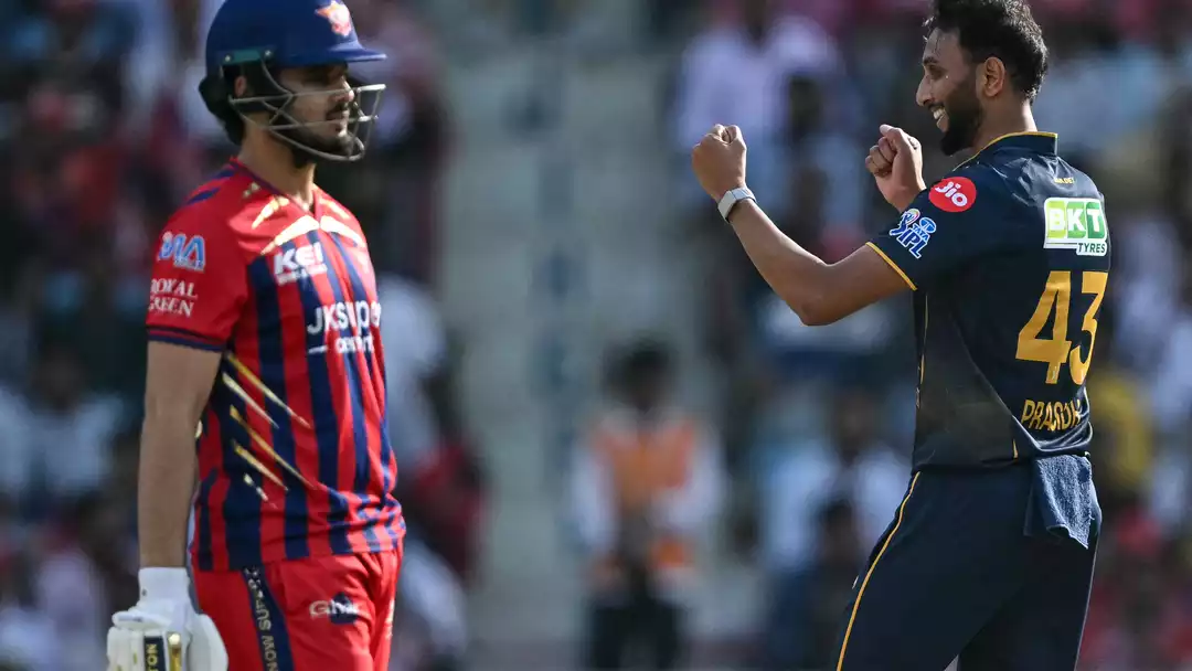 Prasidh Krishna IPL 2026 bowling middle overs spell for Gujarat Titans against LSG